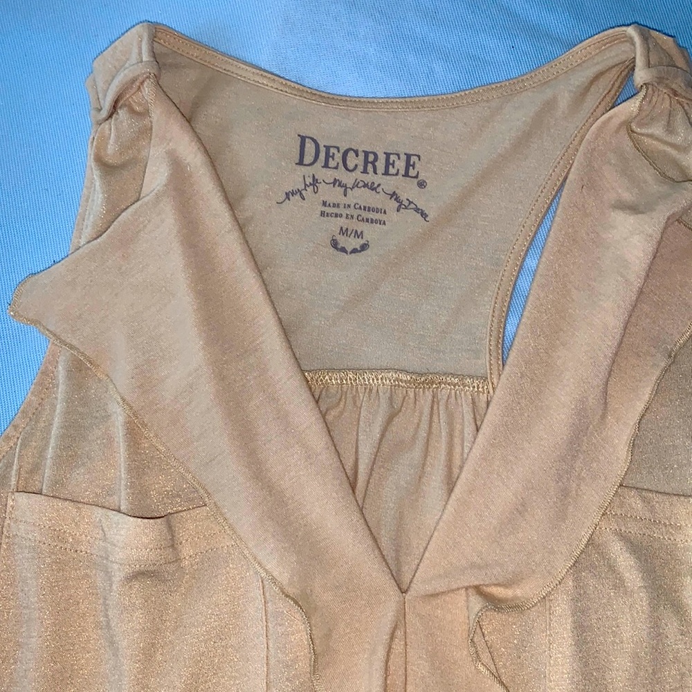 LADIES TOP BY DECREE SZ M